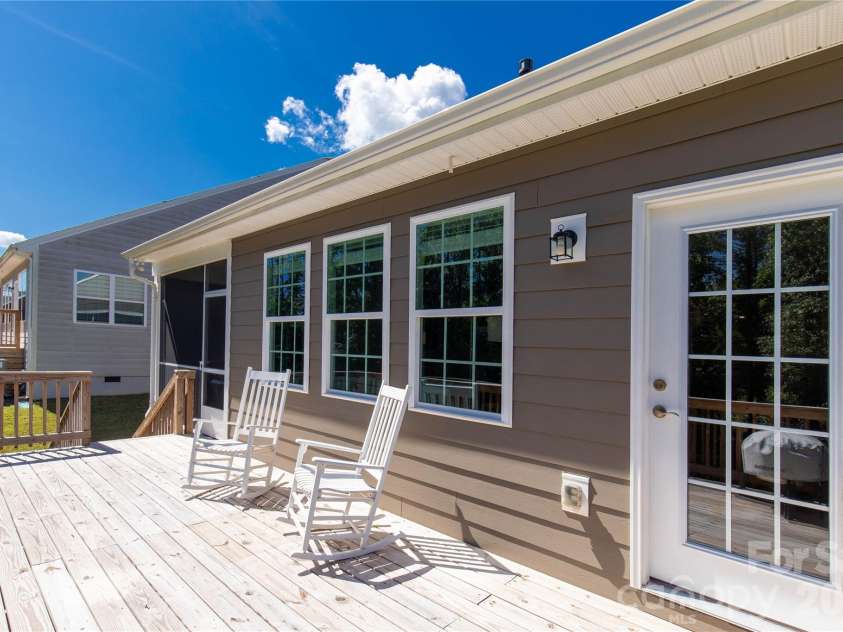 15706 Aviary Orchard Way, Charlotte, NC 28278.  MLS# CAR4422516, YatesRealty ID 49992. 