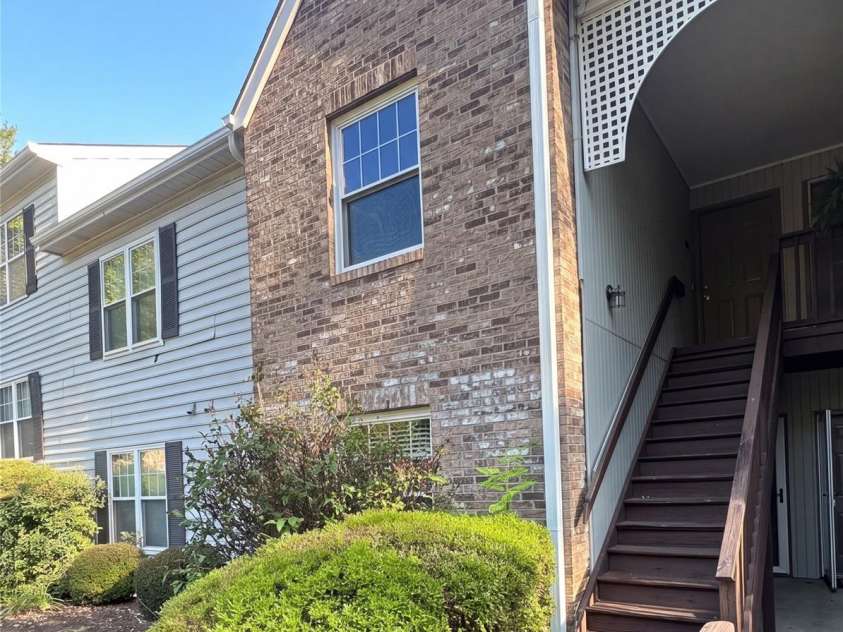 4011 Whirlaway Court, Clemmons, NC 27012.  MLS# CAR4423397, YatesRealty ID 49994. 