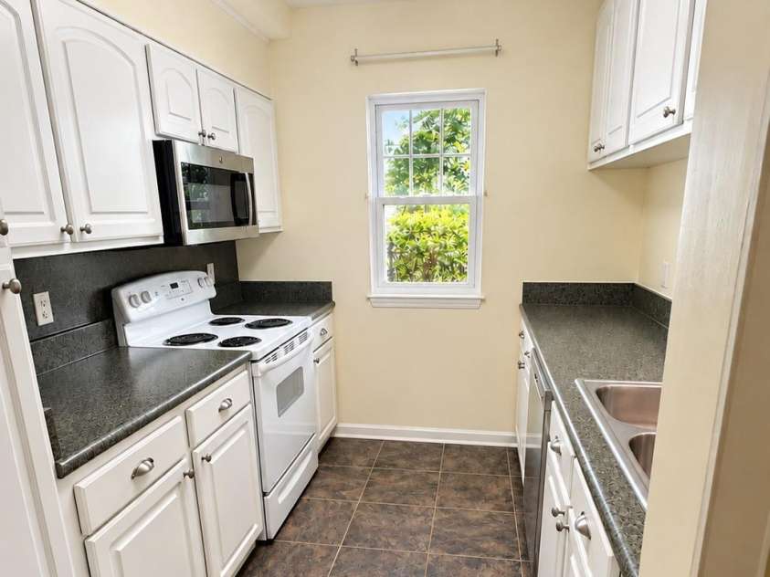 4011 Whirlaway Court, Clemmons, NC 27012.  MLS# CAR4423397, YatesRealty ID 49994. 