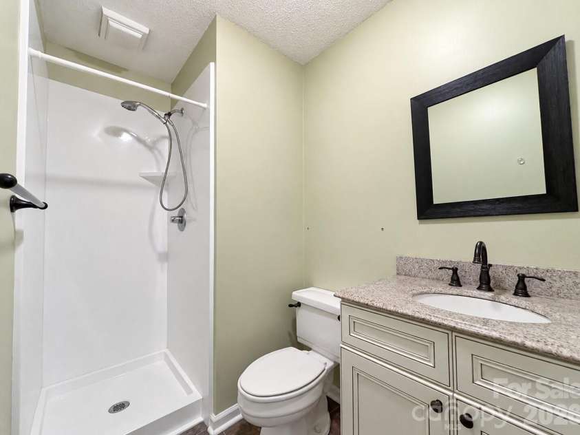 4011 Whirlaway Court, Clemmons, NC 27012.  MLS# CAR4423397, YatesRealty ID 49994. 