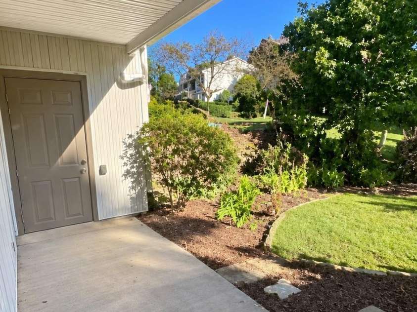 4011 Whirlaway Court, Clemmons, NC 27012.  MLS# CAR4423397, YatesRealty ID 49994. 