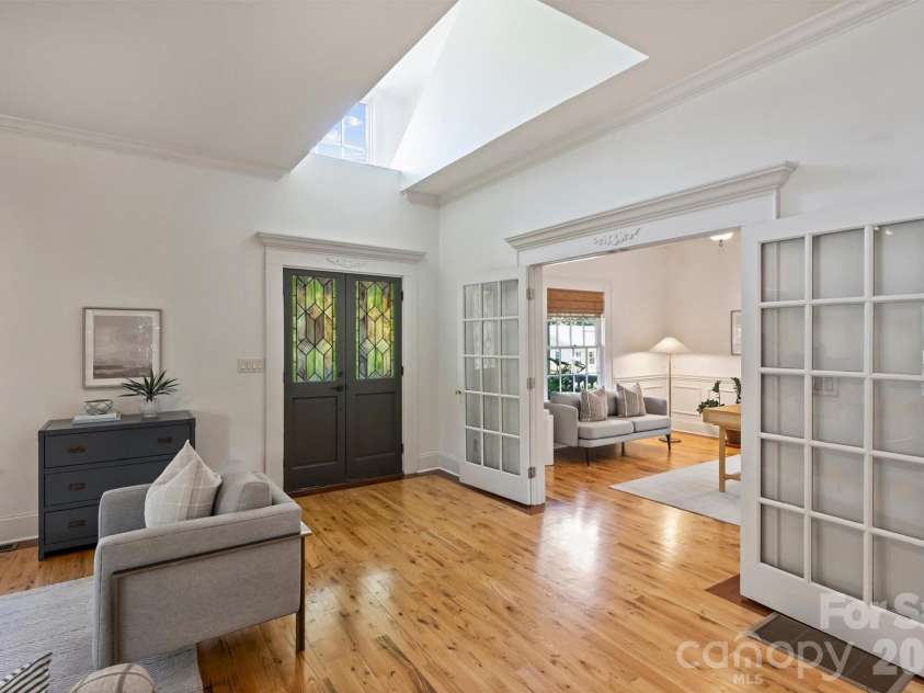 2900 Myers Street, Charlotte, NC 28205.  MLS# CAR4422515, YatesRealty ID 49998. 