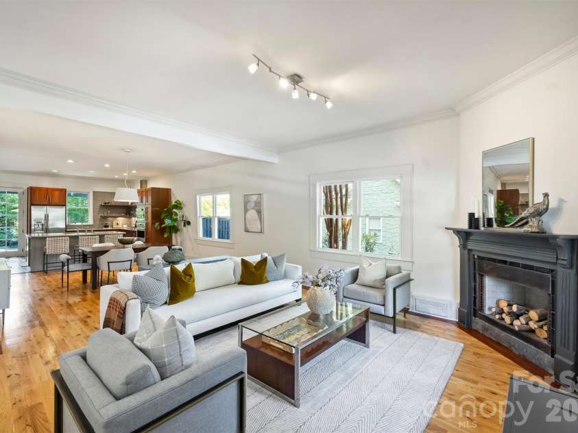 2900 Myers Street, Charlotte, NC 28205.  MLS# CAR4422515, YatesRealty ID 49998. 