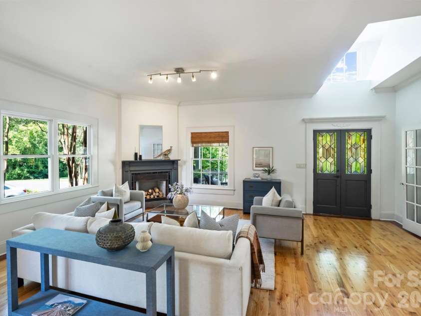 2900 Myers Street, Charlotte, NC 28205.  MLS# CAR4422515, YatesRealty ID 49998. 