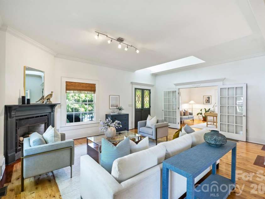2900 Myers Street, Charlotte, NC 28205.  MLS# CAR4422515, YatesRealty ID 49998. 