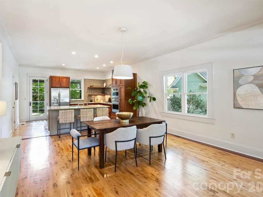 2900 Myers Street, Charlotte, NC 28205.  MLS# CAR4422515, YatesRealty ID 49998. 