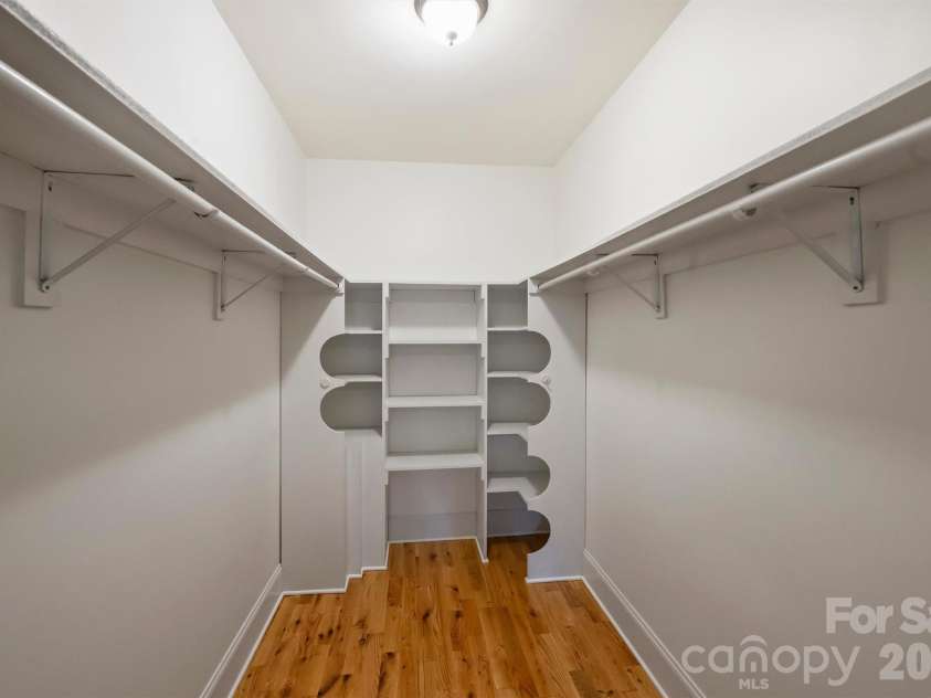 2900 Myers Street, Charlotte, NC 28205.  MLS# CAR4422515, YatesRealty ID 49998. 