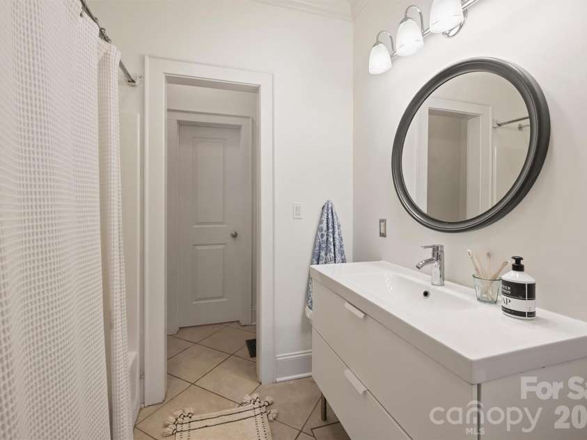 2900 Myers Street, Charlotte, NC 28205.  MLS# CAR4422515, YatesRealty ID 49998. 