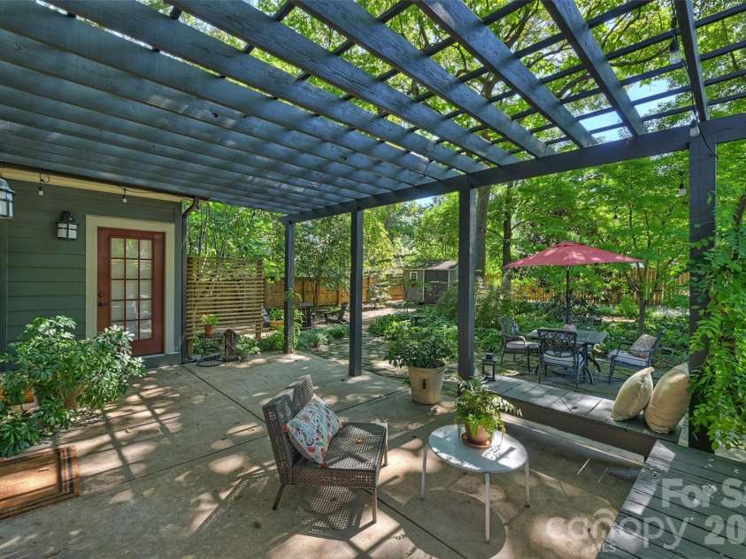 2900 Myers Street, Charlotte, NC 28205.  MLS# CAR4422515, YatesRealty ID 49998. 