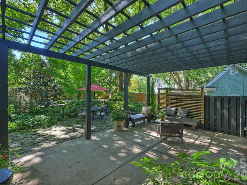 2900 Myers Street, Charlotte, NC 28205.  MLS# CAR4422515, YatesRealty ID 49998. 