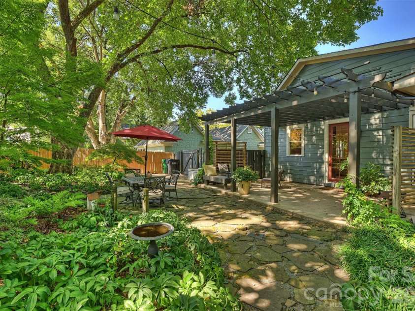 2900 Myers Street, Charlotte, NC 28205.  MLS# CAR4422515, YatesRealty ID 49998. 