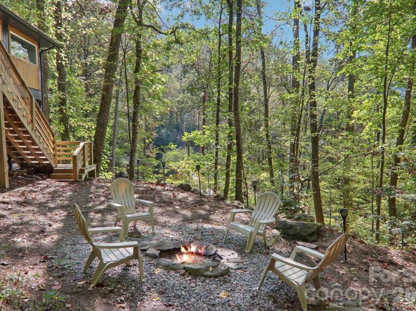 315 Bear Cove Road, Bryson City, NC 28713.  MLS# CAR4423012, YatesRealty ID 49999. 
