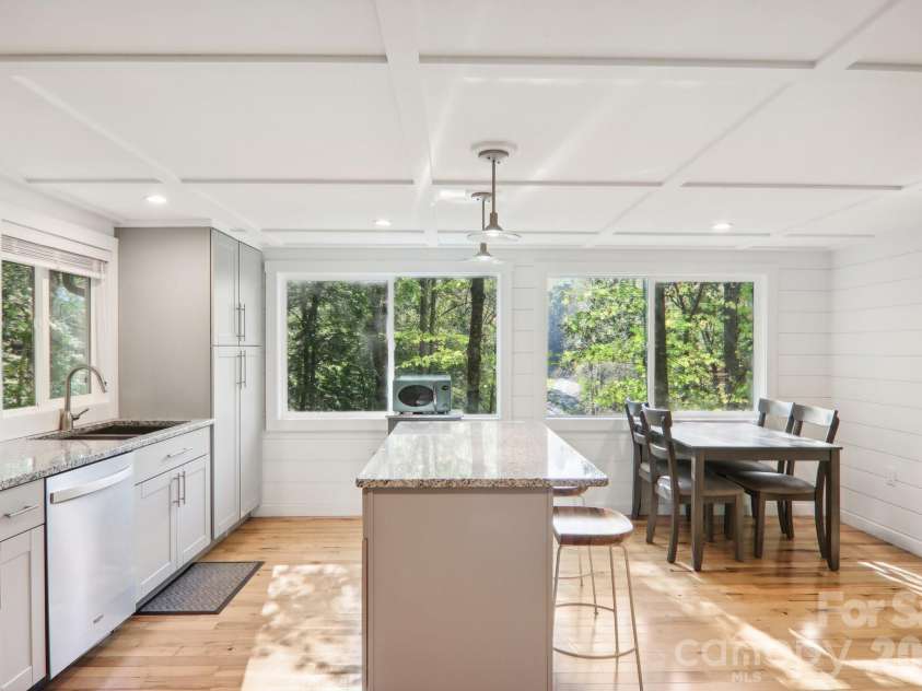 315 Bear Cove Road, Bryson City, NC 28713.  MLS# CAR4423012, YatesRealty ID 49999. 