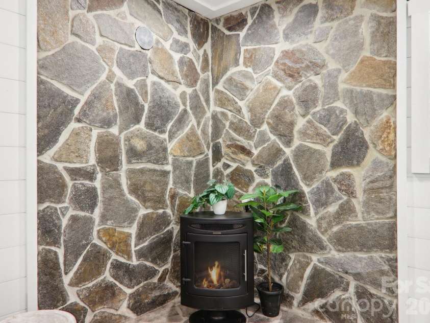 315 Bear Cove Road, Bryson City, NC 28713.  MLS# CAR4423012, YatesRealty ID 49999. 