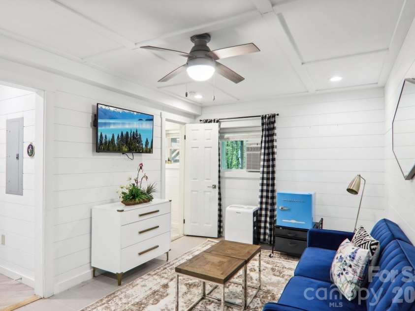 315 Bear Cove Road, Bryson City, NC 28713.  MLS# CAR4423012, YatesRealty ID 49999. 
