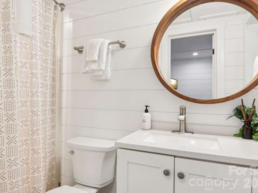 315 Bear Cove Road, Bryson City, NC 28713.  MLS# CAR4423012, YatesRealty ID 49999. 