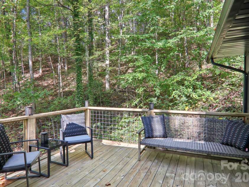 315 Bear Cove Road, Bryson City, NC 28713.  MLS# CAR4423012, YatesRealty ID 49999. 