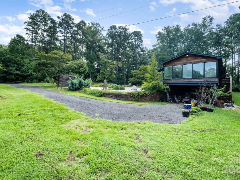 1932 Slater Road, Charlotte, NC 28216.  MLS# CAR4293590, YatesRealty ID 50. 