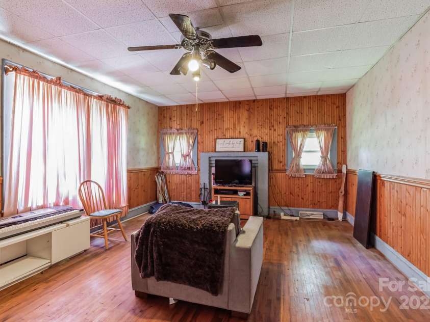 2491 Highway 274 Highway, Cherryville, NC 28021.  MLS# CAR4310737, YatesRealty ID 500. 