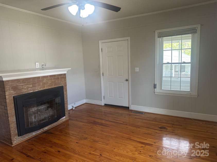 211 2nd Street, Kershaw, SC 29067.  MLS# CAR4243614, YatesRealty ID 5000. 