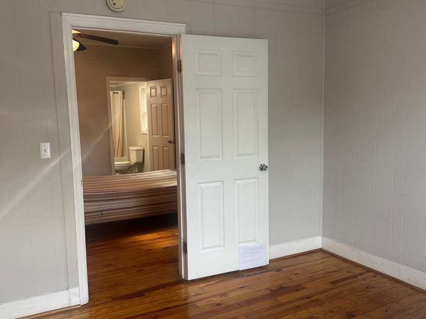 211 2nd Street, Kershaw, SC 29067.  MLS# CAR4243614, YatesRealty ID 5000. 