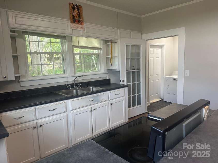 211 2nd Street, Kershaw, SC 29067.  MLS# CAR4243614, YatesRealty ID 5000. 