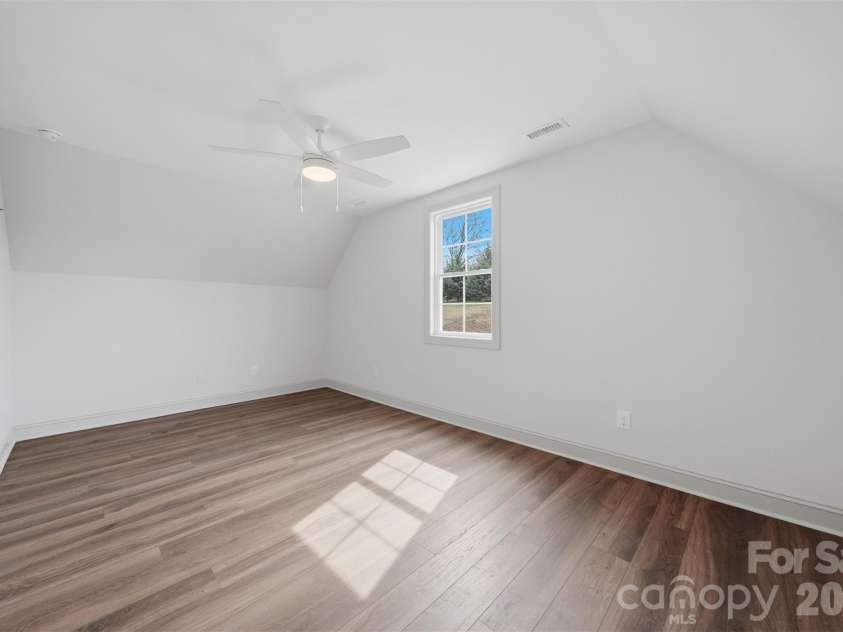 4957 Southview Drive, Hickory, NC 28602.  MLS# CAR4358937, YatesRealty ID 5000. 