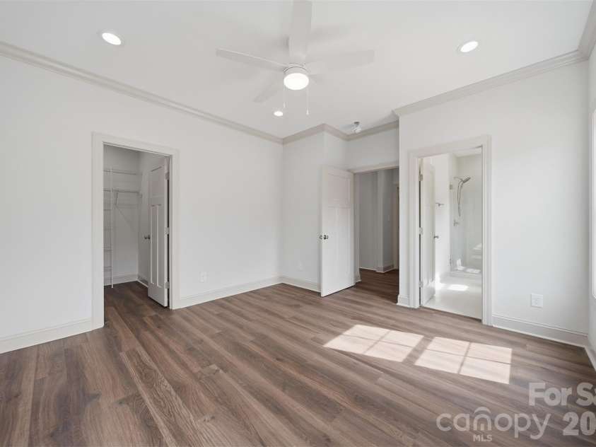 4957 Southview Drive, Hickory, NC 28602.  MLS# CAR4411205, YatesRealty ID 5000. 