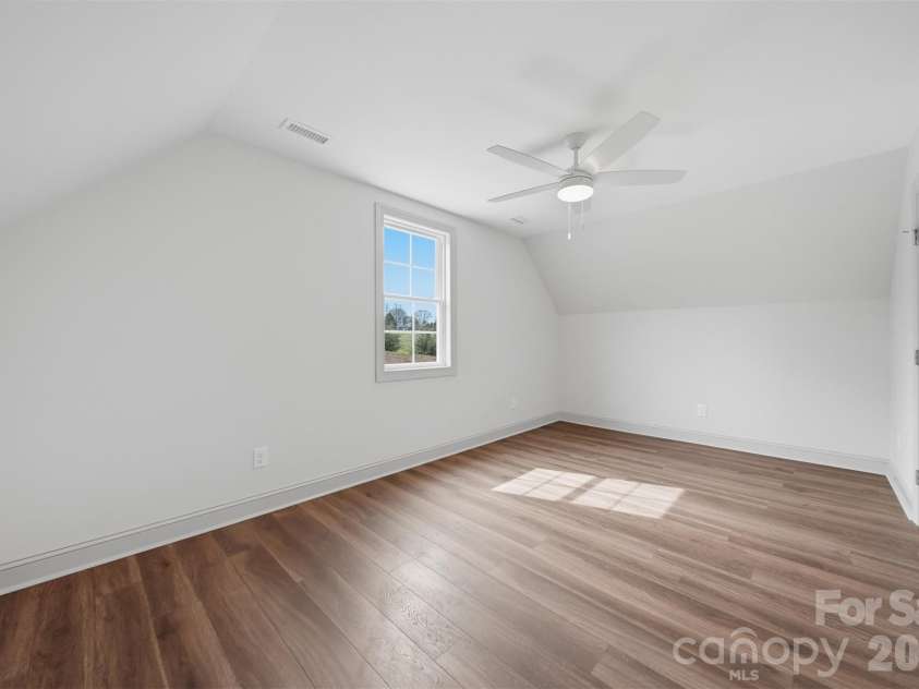 4957 Southview Drive, Hickory, NC 28602.  MLS# CAR4411205, YatesRealty ID 5000. 