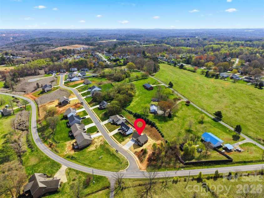 4957 Southview Drive, Hickory, NC 28602.  MLS# CAR4411205, YatesRealty ID 5000. 