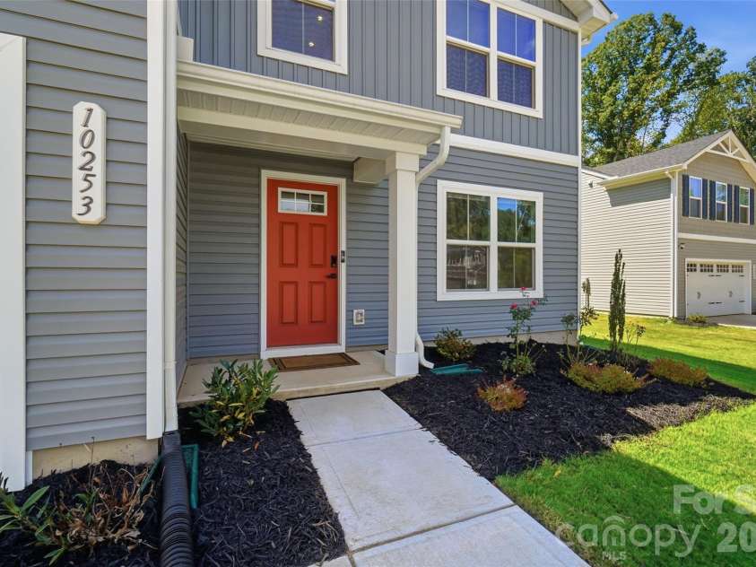 10253 Florentine Way, Charlotte, NC 28214.  MLS# CAR4422774, YatesRealty ID 50000. 