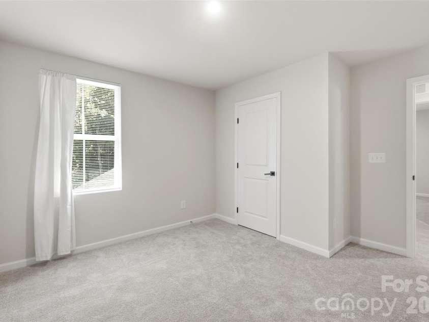 10253 Florentine Way, Charlotte, NC 28214.  MLS# CAR4422774, YatesRealty ID 50000. BR 3