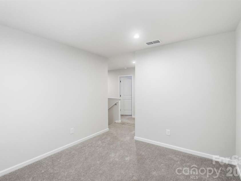 10253 Florentine Way, Charlotte, NC 28214.  MLS# CAR4422774, YatesRealty ID 50000. Loft / Bonus room