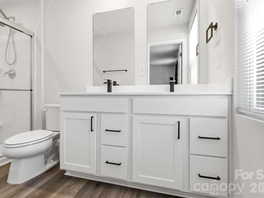 10253 Florentine Way, Charlotte, NC 28214.  MLS# CAR4422774, YatesRealty ID 50000. Primary BT