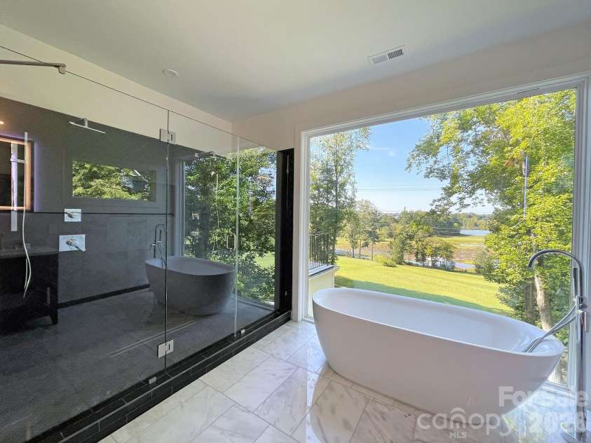 124 Clipper Lane, Mooresville, NC 28117.  MLS# CAR4408282, YatesRealty ID 50001. 