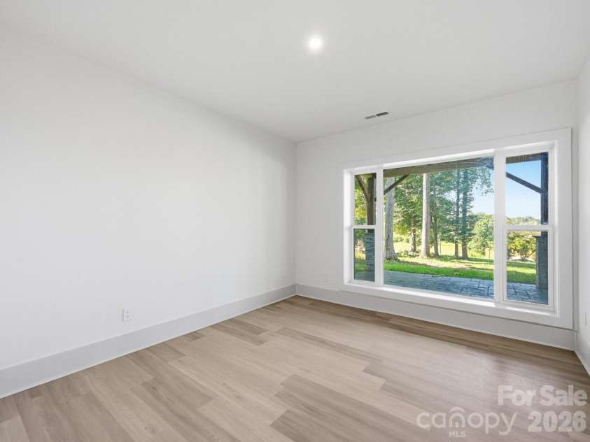 124 Clipper Lane, Mooresville, NC 28117.  MLS# CAR4408282, YatesRealty ID 50001. 