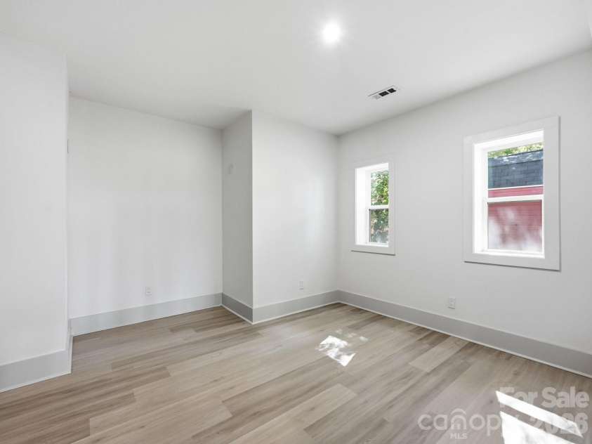 124 Clipper Lane, Mooresville, NC 28117.  MLS# CAR4408282, YatesRealty ID 50001. 