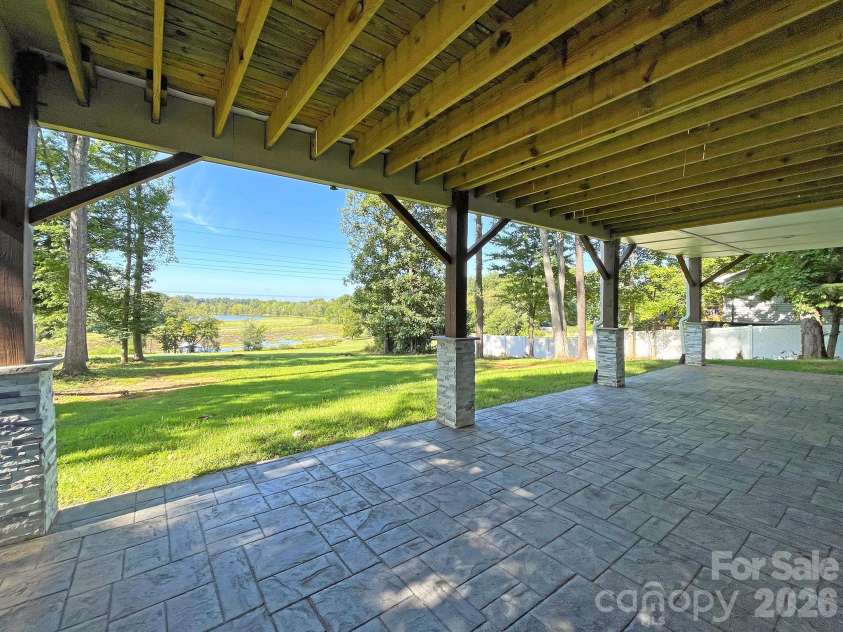 124 Clipper Lane, Mooresville, NC 28117.  MLS# CAR4408282, YatesRealty ID 50001. 