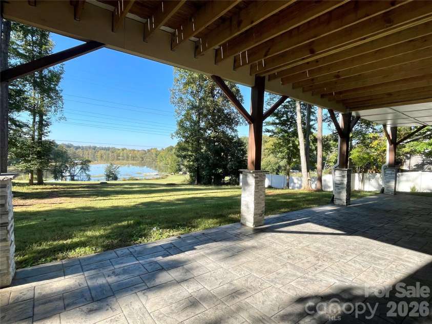 124 Clipper Lane, Mooresville, NC 28117.  MLS# CAR4408282, YatesRealty ID 50001. 