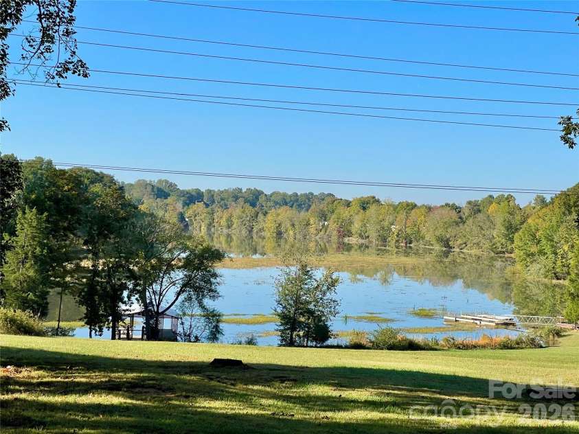 124 Clipper Lane, Mooresville, NC 28117.  MLS# CAR4408282, YatesRealty ID 50001. 