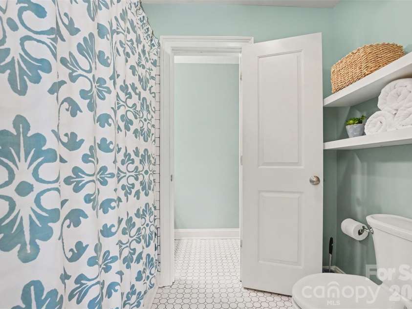 120 Palos Verde Drive, Mooresville, NC 28117.  MLS# CAR4422974, YatesRealty ID 50003. 