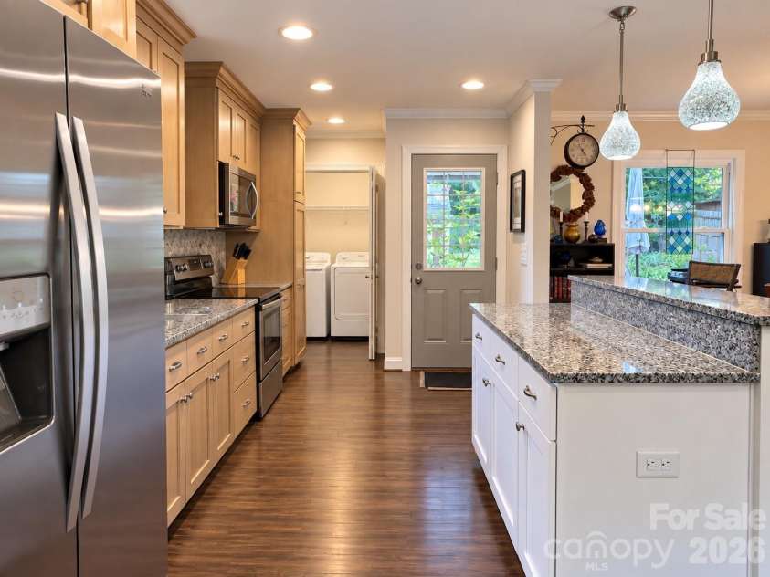 2720 Shamrock Drive, Charlotte, NC 28205.  MLS# CAR4413425, YatesRealty ID 50005. 