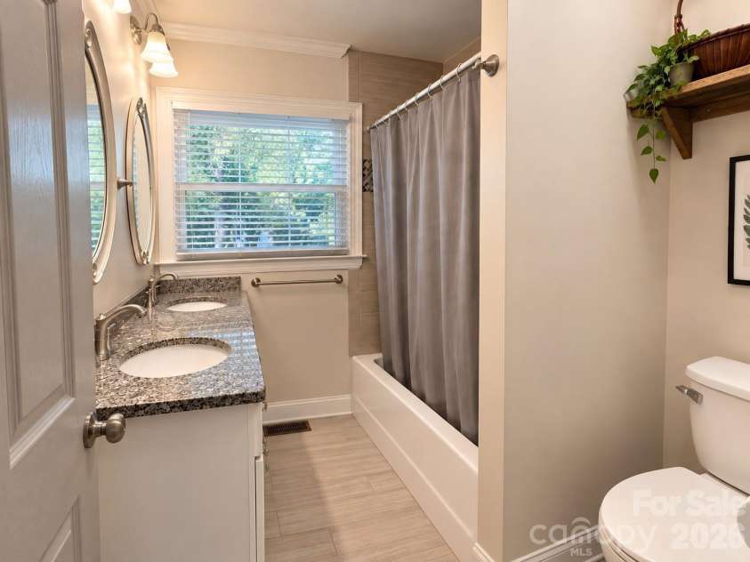 2720 Shamrock Drive, Charlotte, NC 28205.  MLS# CAR4413425, YatesRealty ID 50005. 