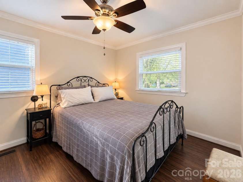 2720 Shamrock Drive, Charlotte, NC 28205.  MLS# CAR4413425, YatesRealty ID 50005. 