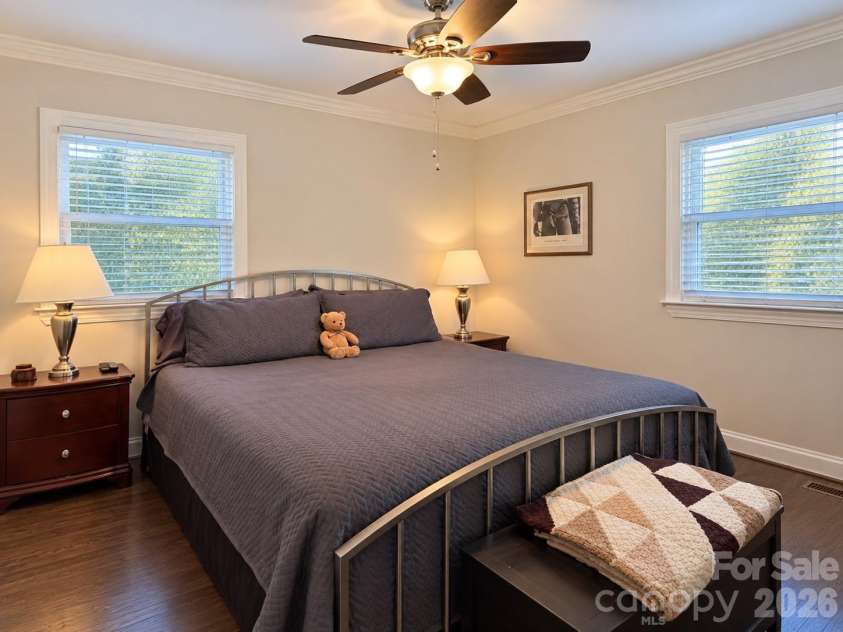 2720 Shamrock Drive, Charlotte, NC 28205.  MLS# CAR4413425, YatesRealty ID 50005. 