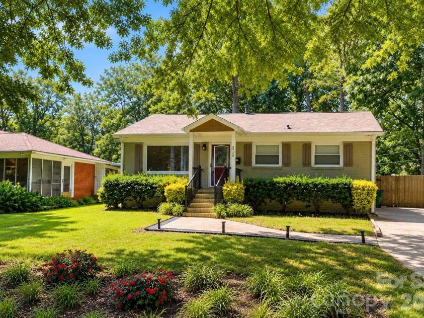 2720 Shamrock Drive, Charlotte, NC 28205.  MLS# CAR4413425, YatesRealty ID 50005. 