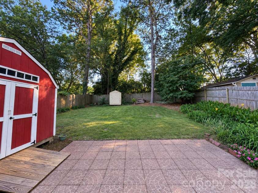 2720 Shamrock Drive, Charlotte, NC 28205.  MLS# CAR4413425, YatesRealty ID 50005. 