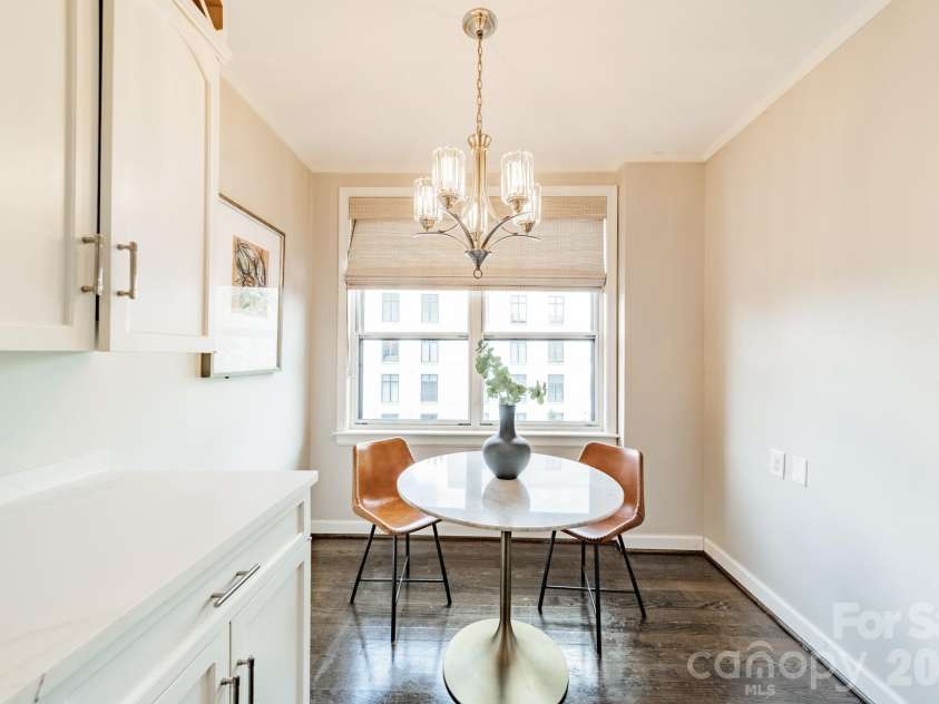 1530 Queens Road, Charlotte, NC 28207.  MLS# CAR4413121, YatesRealty ID 50008. Breakfast Area