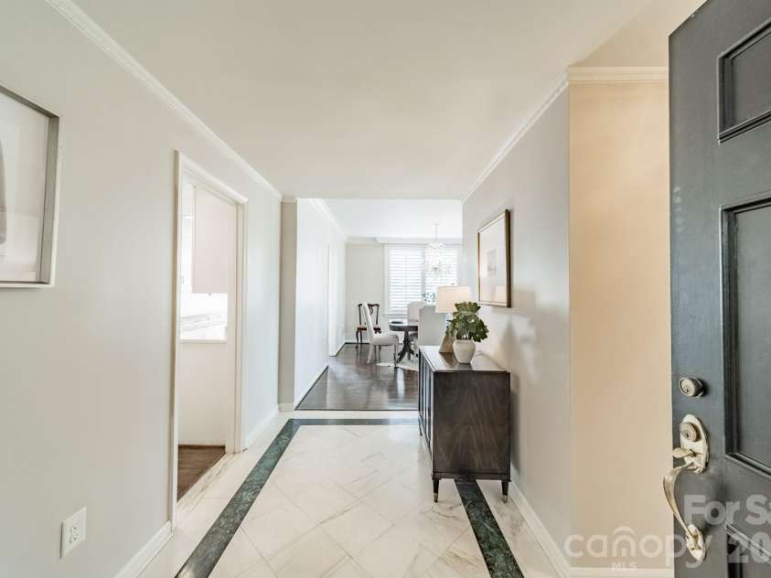 1530 Queens Road, Charlotte, NC 28207.  MLS# CAR4413121, YatesRealty ID 50008. Foyer