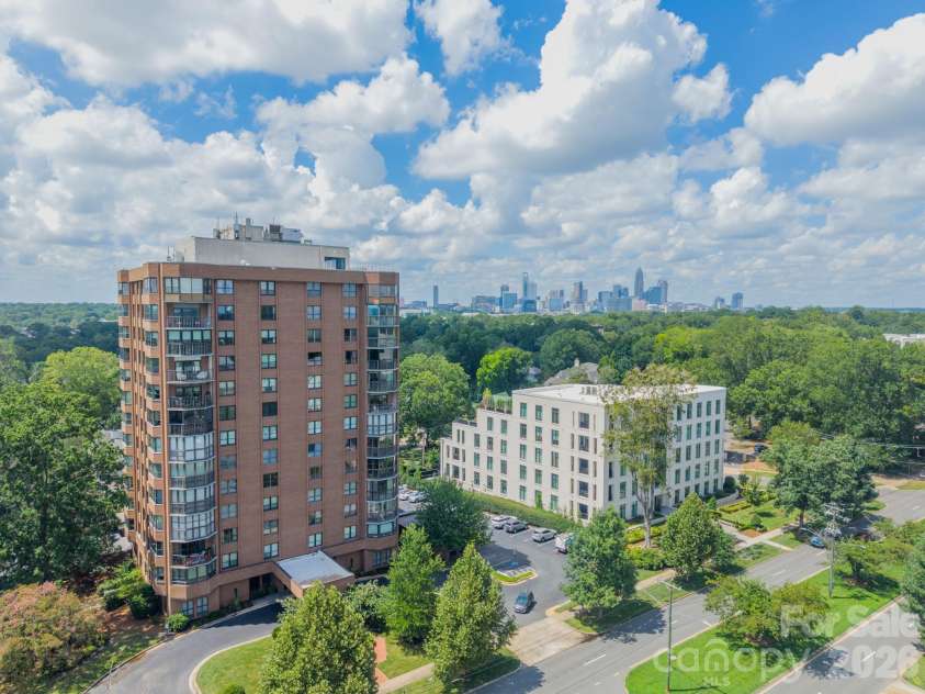 1530 Queens Road, Charlotte, NC 28207.  MLS# CAR4413121, YatesRealty ID 50008. Welcome home to The Carlton!